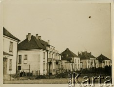 Przed 1939, Warszawa, Polska.
Domy mieszkalne na Żoliborzu Oficerskim. Przed wojną w tej części dzielnicy mieszkali wysokiej rangi wojskowi.
Fot. Jerzy Konrad Maciejewski, zbiory Ośrodka KARTA