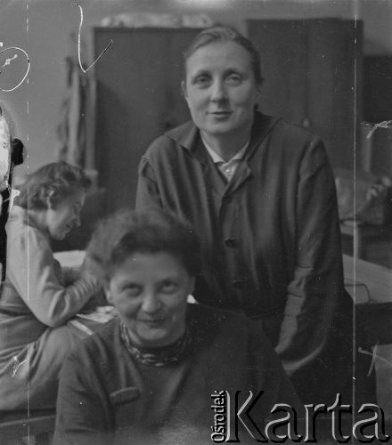 Marzec 1958, Warszawa, Polska.
Dziennikarki gazety 