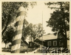 Lata 30., Polska.
Punkt przejściowy Korpusu Ochrony Pogranicza (KOP) na granicy polsko-niemieckiej.
Fot. Konrad Jerzy Maciejewski, zbiory Ośrodka KARTA