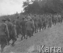 Lato 1940, Weier im Emmental, Szwajcaria.
Internowani żołnierze 2. Dywizji Strzelców Pieszych podczas wycieczki po okolicach obozu internowania.
Fot. Jerzy Konrad Maciejewski, zbiory Ośrodka KARTA