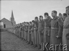 11.02.1940, Assais-les-Jumeaux, Francja.
Uroczystość złożenia przysięgi przez żołnierzy 5 Małopolskiego Pułku Strzelców Pieszych 2. Dywizji Strzelców Pieszych.
Fot. Jerzy Konrad Maciejewski, zbiory Ośrodka KARTA