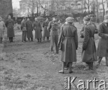 1945-1946, Lys-lez-Lannoy, Francja.
Oficerowie 2. Dywizji Strzelców Pieszych.
Fot. Jerzy Konrad Maciejewski, zbiory Ośrodka KARTA
