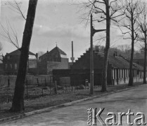 1945-1946, Lys-lez-Lannoy, Francja.
Zabudowania fabryczne, w których mieszkali żołnierze 2. Dywizji Strzelców Pieszych dotychczas internowani w Szwajcarii.
Fot. Jerzy Konrad Maciejewski, zbiory Ośrodka KARTA
