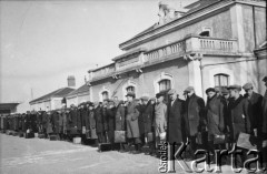 Po 15.01.1940, Parthenay, Francja.
W szeregu stoją ochotnicy do służby w formowanej 2. Dywizji Strzelców Pieszych.
Fot. Jerzy Konrad Maciejewski, zbiory Ośrodka KARTA