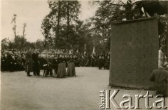 10.10.1937, Zułów, woj. wileńskie, Polska.
Igracy Mościcki i Aleksandra Piłsudska podczas uroczystości zakończenia I etapu budowy muzeum i mauzoleum marszałka Józefa Piłsudskiego w Zułowiu wg. projektu Romualda Gutta i Aliny Scholtz.
Fot. NN, zbiory Ośrodka KARTA, udostępniła Anna Kiljan