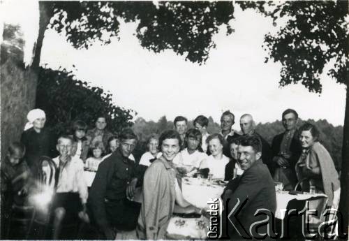 Lipiec 1937, Zułów, woj. wileńskie, Polska.
Uroczystości w Zułowie - miejscu, gdzie urodził się marszałek Józef Piłsudski.
Fot. NN, zbiory Ośrodka KARTA, udostępniła Anna Kiljan