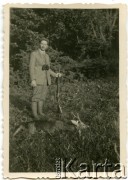 13.08.1928, Drohiczówka, Polska. 
Stanisław z upolowaną sarną.
Fot. NN, zbiory Marii Wielowieyskiej Petrikorich, reprodukcje cyfrowe w Bibliotece Polskiej im. Ignacego Domeyki w Buenos Aires (Biblioteca Polaca Ignacio Domeyko) i w Ośrodku KARTA w Warszawie 



