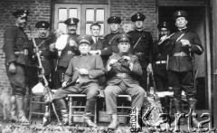 21.09.1932, Azara, Misiones, Argentyna.
Oddział policji w Azara. Pożegnanie podkomisarza Pedro Leivy.
Fot. NN, zbiory Asociación Polaca de Posadas, udostępniła Fabiana Śniechowski, reprodukcje cyfrowe w Bibliotece Polskiej im. Ignacego Domeyki w Buenos Aires (Biblioteca Polaca Ignacio Domeyko) i w Ośrodku KARTA w Warszawie 



