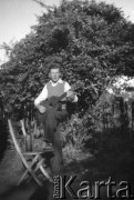 1951, Azara, Misiones, Argentyna.
Na gitarze gra Angel Juan Kalafarski.
Fot. NN, zbiory Asociación Polaca de Posadas, udostępniła Fabiana Śniechowski, reprodukcje cyfrowe w Bibliotece Polskiej im. Ignacego Domeyki w Buenos Aires (Biblioteca Polaca Ignacio Domeyko) i w Ośrodku KARTA w Warszawie 



