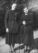 1952, Azara, Misiones, Argentyna.
Ada Kalafarski (z prawej) i jej przyjaciółka Veronica Libacheski.
Fot. NN, zbiory Asociación Polaca de Posadas, udostępniła Fabiana Śniechowski, reprodukcje cyfrowe w Bibliotece Polskiej im. Ignacego Domeyki w Buenos Aires (Biblioteca Polaca Ignacio Domeyko) i w Ośrodku KARTA w Warszawie 



