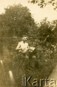 Lata 40., Tres Capones, Misiones, Argentyna.
Mężczyzna grający na harmonii.
Fot. NN, zbiory Józefy Raczkowski z d. Dwojak, kopie cyfrowe w Bibliotece Polskiej im. Ignacego Domeyki w Buenos Aires (Biblioteca Polaca Ignacio Domeyko) i w Ośrodku KARTA w Warszawie 



