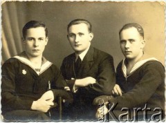 Lata 30., Pińsk, woj. poleskie, Polska.
Marynarze Flotylli Pińskiej.
Fot. NN, zbiory Ośrodka KARTA, udostępniła Małgorzata Gołaszewska
