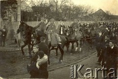 Lata 30., Pińsk, woj. poleskie, Polska.
Pogrzeb marynarza Flotylli Pińskiej.
Fot. NN, zbiory Ośrodka KARTA, udostępniła Małgorzata Gołaszewska