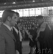 Październik 1971, Szczecin, Polska.
Reportaż dokumentujący obchody rocznicy XXV-lecia nauki polskiej na Pomorzu Zachodnim. Inauguracja roku akademickiego 1971/1972 w sali Wojewódzkiego Domu Sportu, ul. Wąska 4. 
Fot. Maciej Jasiecki, zbiory Ośrodka KARTA