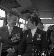 14.05.1972, Berlin, Niemiecka Republika Ludowa (NRD).
Uroczystość odsłonięcia Pomnika Żołnierza Polskiego i Niemieckiego Antyfaszysty. Nz. delegaci w drodze na uroczystość.
Fot. Maciej Jasiecki, zbiory Ośrodka KARTA