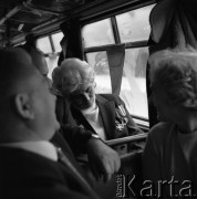 14.05.1972, Berlin, Niemiecka Republika Ludowa (NRD).
Uroczystość odsłonięcia Pomnika Żołnierza Polskiego i Niemieckiego Antyfaszysty. Nz. delegaci w drodze na uroczystość.
Fot. Maciej Jasiecki, zbiory Ośrodka KARTA