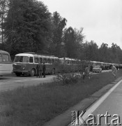 14.05.1972, Berlin, Niemiecka Republika Ludowa (NRD).
Uroczystość odsłonięcia Pomnika Żołnierza Polskiego i Niemieckiego Antyfaszysty. Nz. autokary.
Fot. Maciej Jasiecki, zbiory Ośrodka KARTA