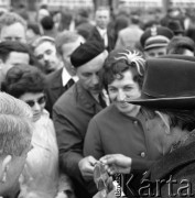 14.05.1972, Berlin, Niemiecka Republika Ludowa (NRD).
Uroczystość odsłonięcia Pomnika Żołnierza Polskiego i Niemieckiego Antyfaszysty. Nz. uczestnicy uroczystości.
Fot. Maciej Jasiecki, zbiory Ośrodka KARTA