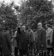 14.05.1972, Berlin, Niemiecka Republika Ludowa (NRD).
Uroczystość odsłonięcia Pomnika Żołnierza Polskiego i Niemieckiego Antyfaszysty. Nz. od prawej z przodu premier NRD Willi Stoph, I sekretarz Niemieckiej Socjalistycznej Partii Jedności Erich Honecker; w głębi minister obrony narodowej Wojciech Jaruzelski.
Fot. Maciej Jasiecki, zbiory Ośrodka KARTA