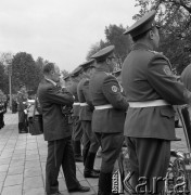 14.05.1972, Berlin, Niemiecka Republika Ludowa (NRD).
Uroczystość odsłonięcia Pomnika Żołnierza Polskiego i Niemieckiego Antyfaszysty. Nz. orkiestra i fotograf.
Fot. Maciej Jasiecki, zbiory Ośrodka KARTA