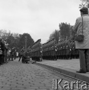 14.05.1972, Berlin, Niemiecka Republika Ludowa (NRD).
Uroczystość odsłonięcia Pomnika Żołnierza Polskiego i Niemieckiego Antyfaszysty. Nz. żołnierze.
Fot. Maciej Jasiecki, zbiory Ośrodka KARTA