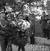 14.05.1972, Berlin, Niemiecka Republika Ludowa (NRD).
Uroczystość odsłonięcia Pomnika Żołnierza Polskiego i Niemieckiego Antyfaszysty. Nz. żołnierze polscy.
Fot. Maciej Jasiecki, zbiory Ośrodka KARTA