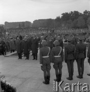 14.05.1972, Berlin, Niemiecka Republika Ludowa (NRD).
Uroczystość odsłonięcia Pomnika Żołnierza Polskiego i Niemieckiego Antyfaszysty.  Nz. od prawej NN, minister obrony narodowej PRL Wojciech Jaruzelski, premier NRD Willi Stoph, premier PRL Piotr Jaroszewicz, I sekretarz Niemieckiej Socjalistycznej Partii Jedności Erich Honecker, ambasador ZSRR w NRD Michail Jefremow.
Fot. Maciej Jasiecki, zbiory Ośrodka KARTA