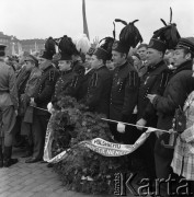 14.05.1972, Berlin, Niemiecka Republika Ludowa (NRD).
Uroczystość odsłonięcia Pomnika Żołnierza Polskiego i Niemieckiego Antyfaszysty. Nz. delegacja górników z Polski z kwiatami.
Fot. Maciej Jasiecki, zbiory Ośrodka KARTA