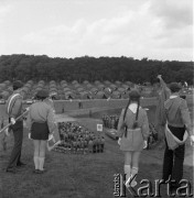 24.06.1972, Cedynia, Polska
Obchody tysiąclecia bitwy pod Cedynią. Na górze Czcibora odsłonięto Pomnik Polskiego Zwycięstwa nad Odrą. Nz. widok na pole namiotowe.
Fot. Maciej Jasiecki, zbiory Ośrodka KARTA