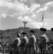 24.06.1972, Cedynia, Polska
Obchody tysiąclecia bitwy pod Cedynią. Na górze Czcibora odsłonięto Pomnik Polskiego Zwycięstwa nad Odrą. Nz. uczestnicy uroczystości w strojach historycznych u stóp góry Czcibora.
Fot. Maciej Jasiecki, zbiory Ośrodka KARTA