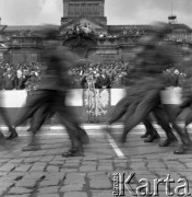 Lata 70-te, Szczecin, Polska,
Przysięga żołnierzy 12. Dywizji Zmechanizowanej.
Fot. Maciej Jasiecki, Fundacja Ośrodka KARTA