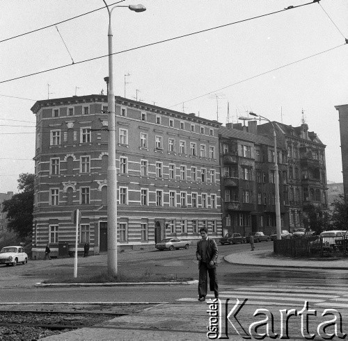 Lata 70., Szczecin, Polska.
Kamienice na rogu ul. Stanisława Duboisa i Teofila Firlika.
Fot. Maciej Jasiecki, zbiory Ośrodka KARTA