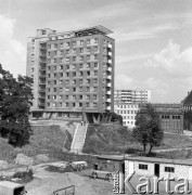 Lata 70., Szczecin, Polska.
Budowa „Domu Portowca” przy ul. Podgórnej 26 (obecnie Dom Studencki Uniwersytetu Szczecińskiego). 
Fot. Maciej Jasiecki, zbiory Ośrodka KARTA
