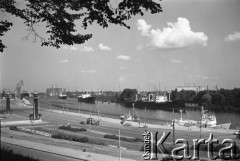 Lata 70., Szczecin, Polska.
Port i rzeka Odra.
Fot. Maciej Jasiecki, zbiory Ośrodka KARTA