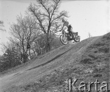 Lata 70., Szczecin, Polska.
„Motocross”.
Fot. Maciej Jasiecki, zbiory Ośrodka KARTA