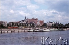 Lata 70., Szczecin, Polska.
Widok na Odrę i Zamek Książąt Pomorskich.
Fot. Maciej Jasiecki, zbiory Ośrodka KARTA