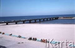 Lata 70., Kołobrzeg, Polska.
Plaża.
Fot. Maciej Jasiecki, zbiory Ośrodka KARTA