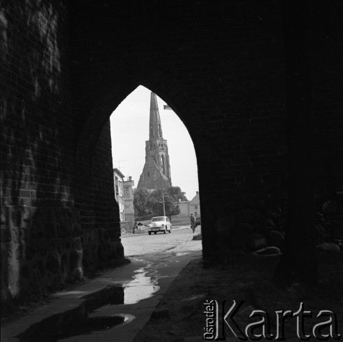 Lata 60., Chojna, Polska.
Kościół Mariacki (odbudowany po 1990 r.)
Fot. Maciej Jasiecki, zbiory Ośrodka KARTA