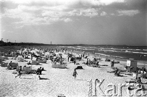 Lata 70., Świnoujście, Polska.
Plaża.
Fot. Maciej Jasiecki, zbiory Ośrodka KARTA