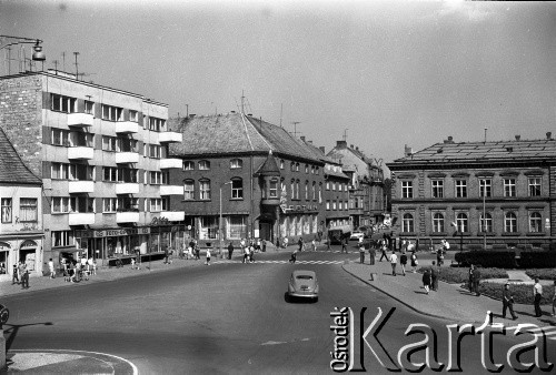 Lata 70., Świnoujście, Polska.
Ulica Bohaterów Stalingradu (dziś Józefa Piłsudskiego).
Fot. Maciej Jasiecki, zbiory Ośrodka KARTA