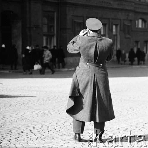 1966, Moskwa, ZSRR.
Moskiewska ulica.
Fot. Maciej Jasiecki, zbiory Ośrodka KARTA