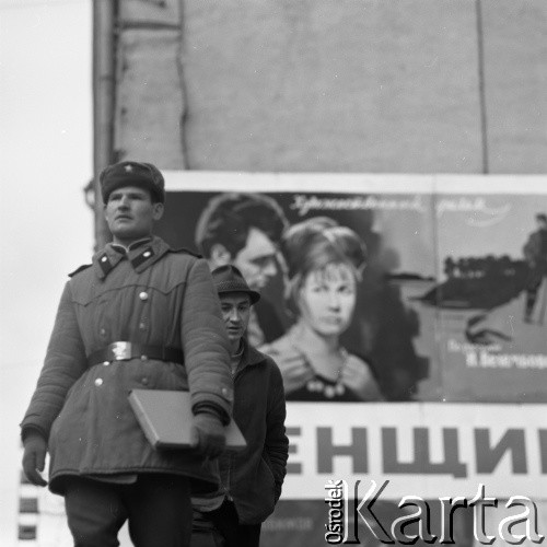 1966, Moskwa, ZSRR.
Żołnierz Armii Radzieckiej na Placu Czerwonym.
Fot. Maciej Jasiecki, zbiory Ośrodka KARTA