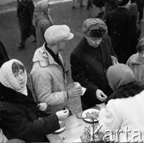 1966, Moskwa, ZSRR.
Handel na Placu Czerwonym.
Fot. Maciej Jasiecki, zbiory Ośrodka KARTA