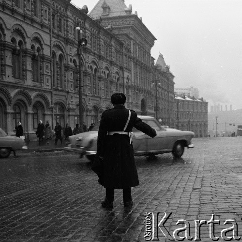 1966, Moskwa, ZSRR.
Państwowy Dom Towarowy (Gosudarstwiennyj Uniwiersalnyj Magazin - GUM).
Fot. Maciej Jasiecki, zbiory Ośrodka KARTA