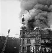 15.03.1973, Szczecin, Polska.
Pożar kamienicy w Alei Jedności Narodowej przy placu Grunwaldzkim (obecnie przy Alei Jana Pawła II 42).
Fot. Maciej Jasiecki, Fundacja Ośrodka KARTA