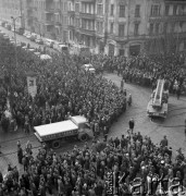 15.03.1973, Szczecin, Polska.
Pożar kamienicy w Alei Jedności Narodowej przy placu Grunwaldzkim (obecnie przy Alei Jana Pawła II 42).
Fot. Maciej Jasiecki, Fundacja Ośrodka KARTA