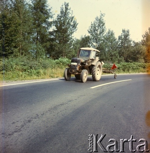 Lata 60.-70., NRD.
Traktor.
Fot. Maciej Jasiecki, zbiory Ośrodka KARTA