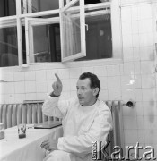 Lata 70., Szczecin, Polska.
Reportaż dotyczący Kliniki Położnictwa i Chorób Kobiecych Pomorskiej Akademii Medycznej. Fotograf Maciej Jasiecki.
Fot. NN, Fundacja Ośrodka KARTA