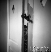 Lata 70., Szczytna (?), Polska.
Zakład opiekuńczy dla upośledzonych dzieci.
Fot. Maciej Jasiecki, zbiory Ośrodka KARTA