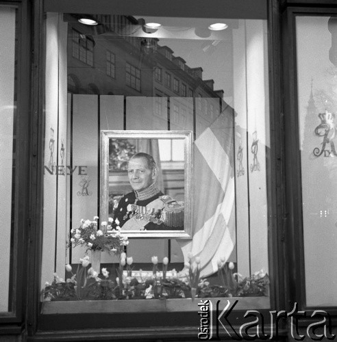 1972, Kopenhaga, Dania.
Portret króla duńskiego Fryderyka IX. Zdjęcie zrobione w czasie rejsu MS Jedność Robotnicza.
Fot. Maciej Jasiecki, zbiory Ośrodka KARTA